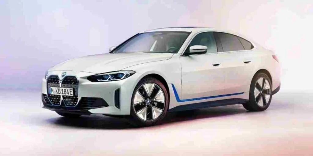 BMW i4
