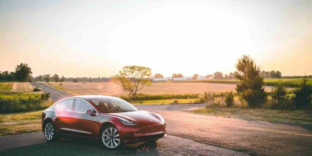 Tesla set a new record with 343,830 electric vehicles delivered in the third quarter Tesla set a new record with 343,830 electric vehicles delivered in the third quarter